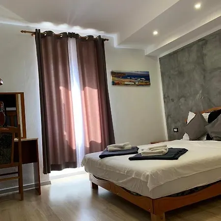 Doubleroom With Extrabed And Bathroom , Ac - 107